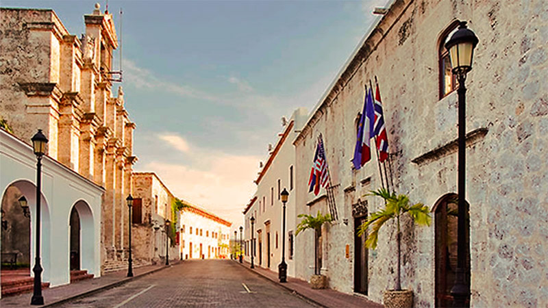 calle-las-damas-ciudad-colonial-de-santo-domingo-RD.jpg